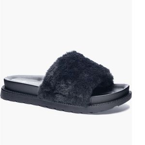 Chinese laundry black fuzzy slides